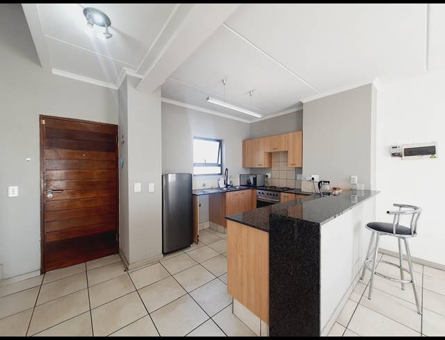 2 BEDROOM APARTMENT RENTED IN SUNNINGHILL